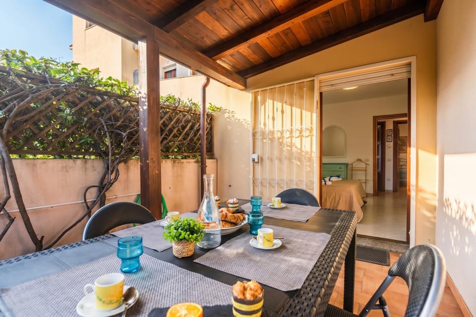 Family Apartment, 3 Bedrooms, 2 Bathrooms (Scacciapensieri) | Outdoor dining