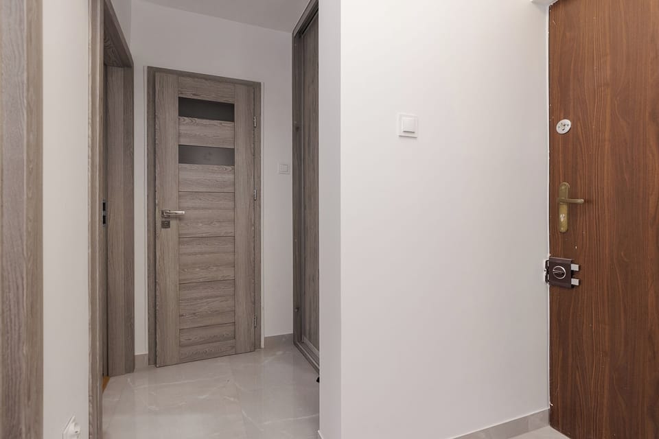 Classic Apartment, Balcony, City View | 1 bedroom, blackout drapes, iron/ironing board, WiFi (free)