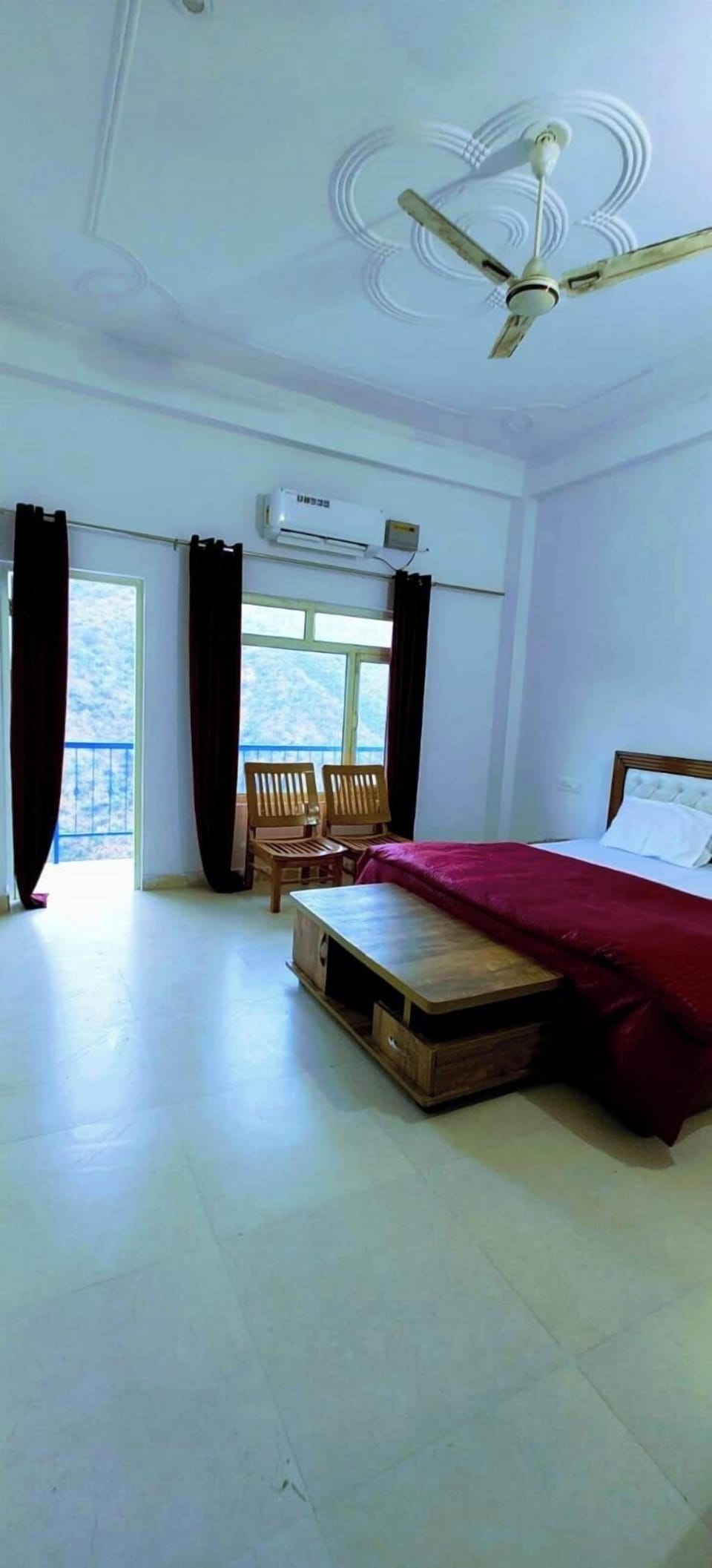 Superior Room, Balcony, Mountain View | Free WiFi, bed sheets