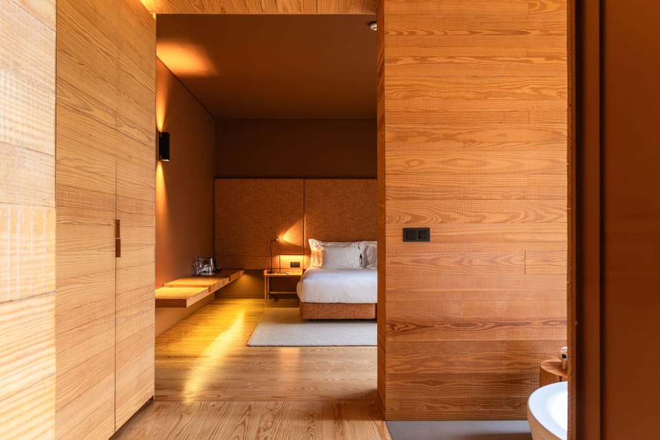 Superior Double or Twin Room (With Bath) | Minibar, in-room safe, soundproofing, free WiFi
