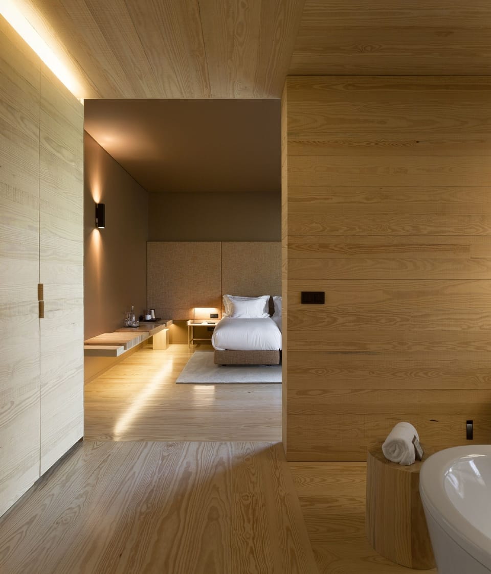 Minibar, in-room safe, soundproofing, free WiFi