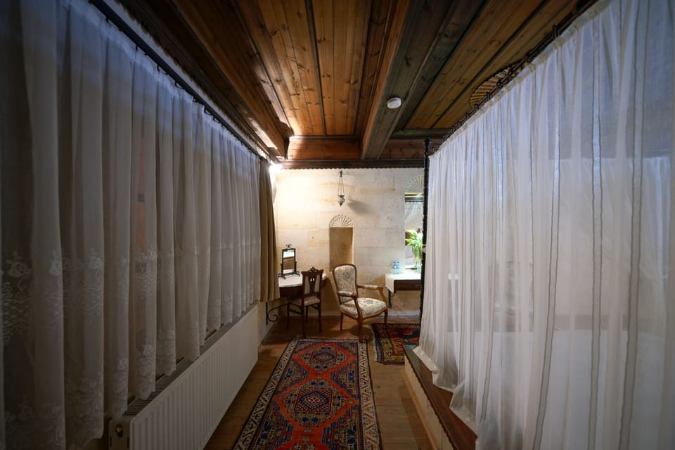 Honeymoon Suite | Premium bedding, minibar, in-room safe, individually decorated