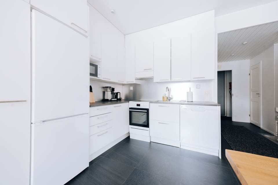 Comfort Apartment, Courtyard View | Private kitchen | Full-size fridge, microwave, oven, stovetop