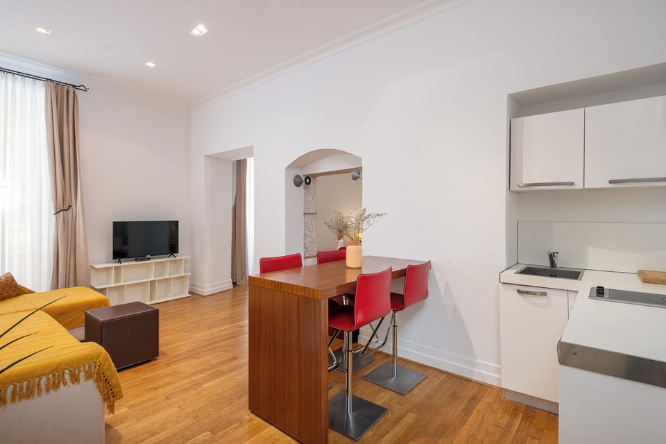 Deluxe Studio | Living area | LCD TV