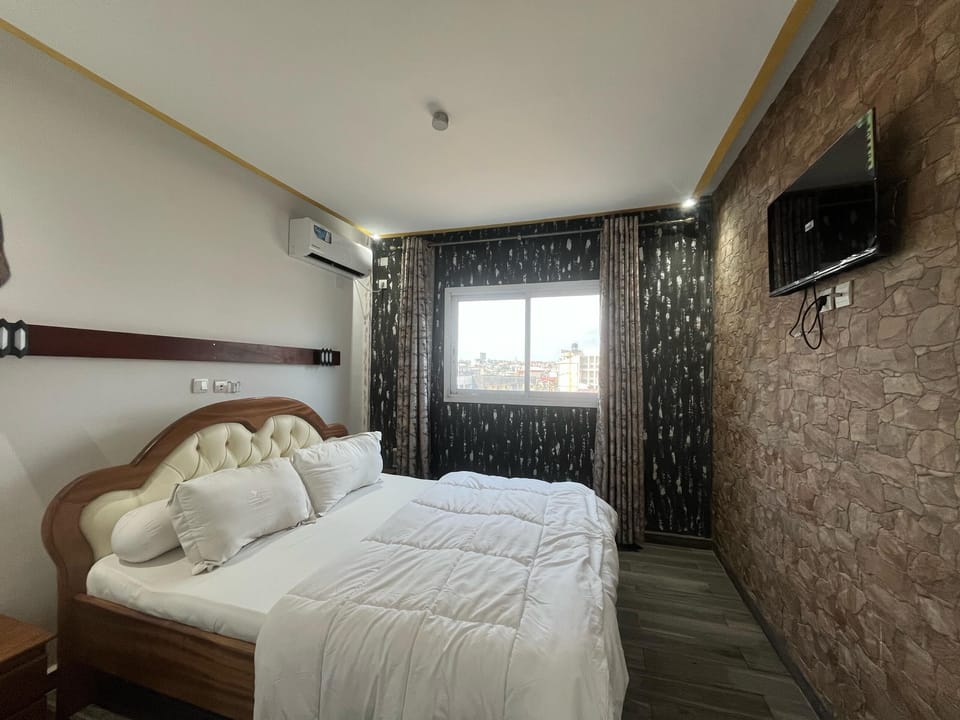 Deluxe Double Room | Desk, laptop workspace, iron/ironing board, free WiFi