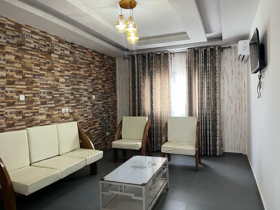 Executive Suite, Canal View | Desk, laptop workspace, iron/ironing board, free WiFi