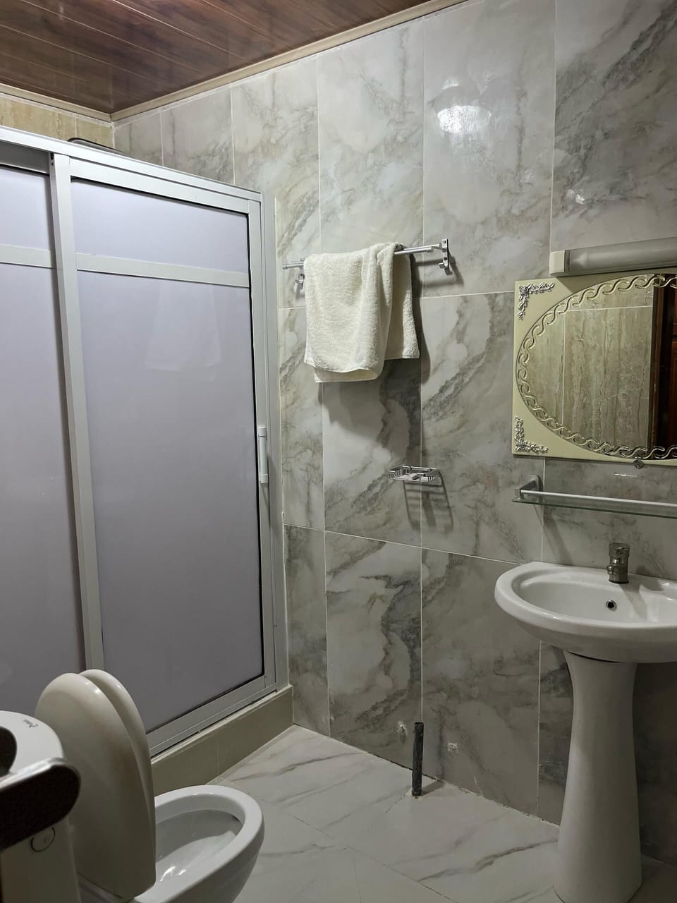 Executive Suite, Canal View | Bathroom | Towels, soap, shampoo, toilet paper