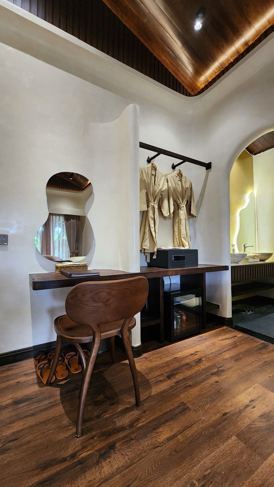 Grand Bungalow, Mountain View | Bathroom | Separate tub and shower, deep soaking tub, rainfall showerhead
