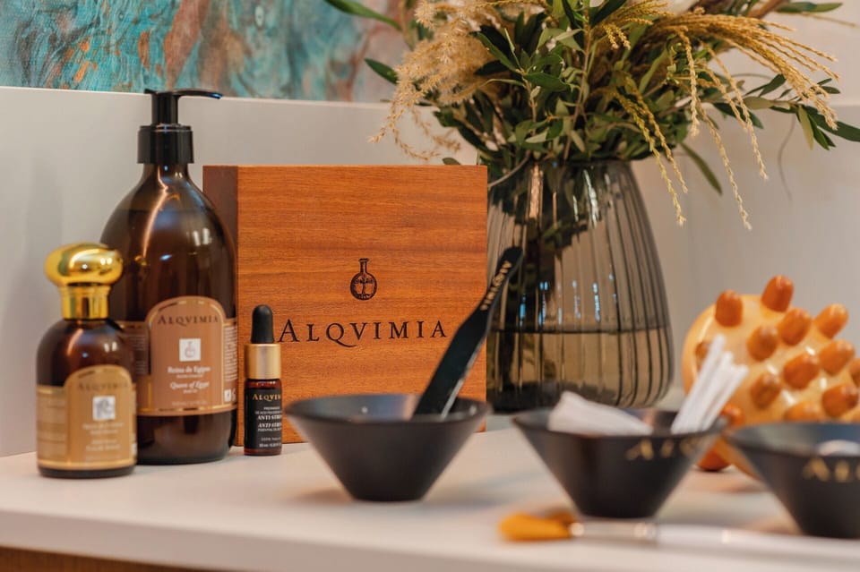 Couples treatment rooms, sauna, steam room, body treatments