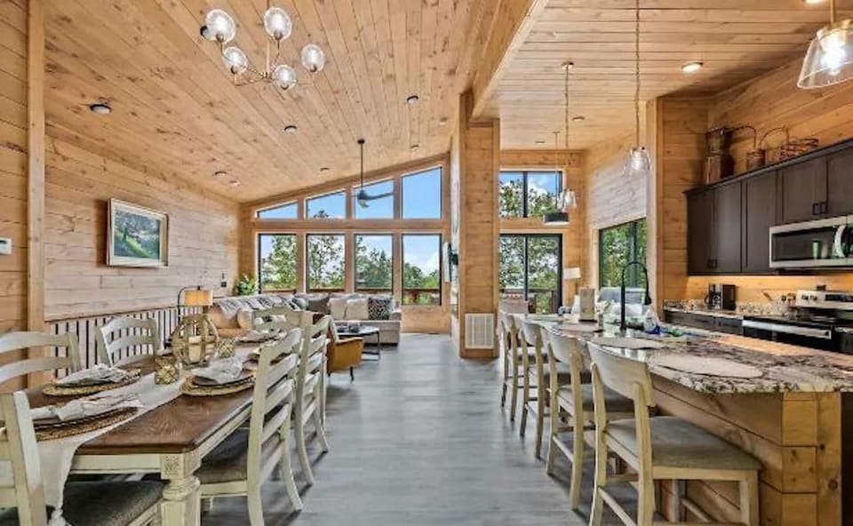 Welcome to Smoky Luxe Retreat!