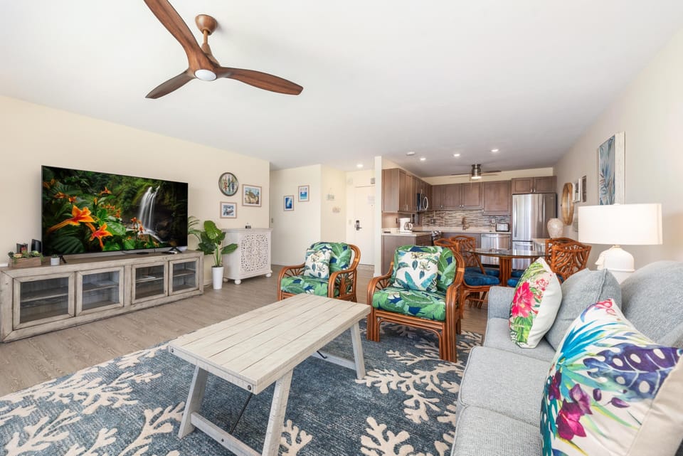 Condo, 2 Bedrooms | Living area | Smart TV