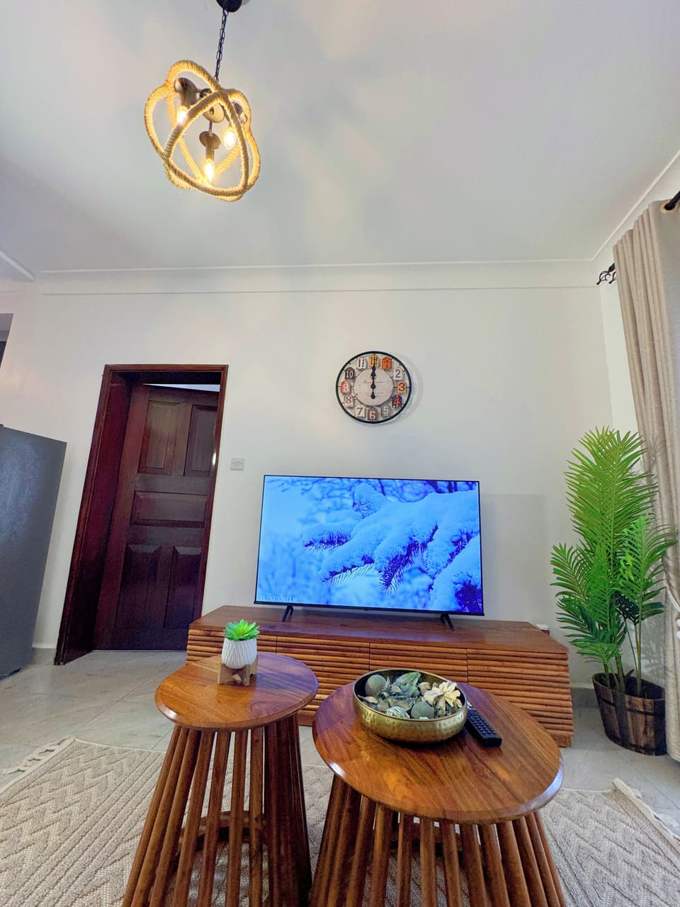 Deluxe Apartment, Garden View | Living area