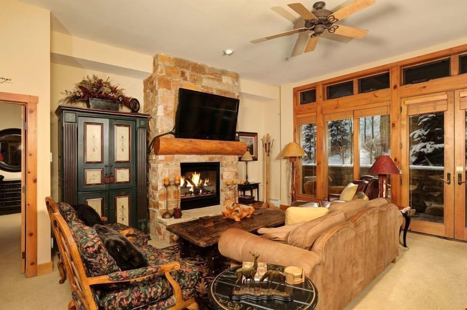 Relax after a day on the hill in the luxurious living area