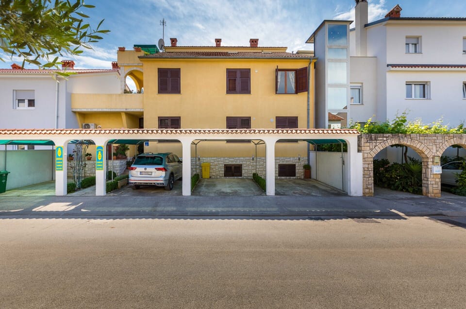 Villa | Exterior