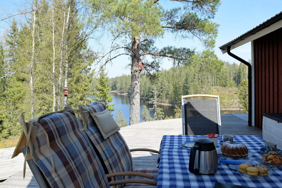 Holiday home by the lake - Tived - outdoor terrace