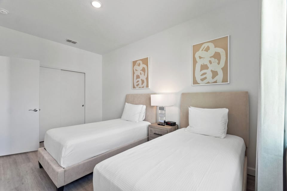 Spacious Bedroom with Modern Decor
