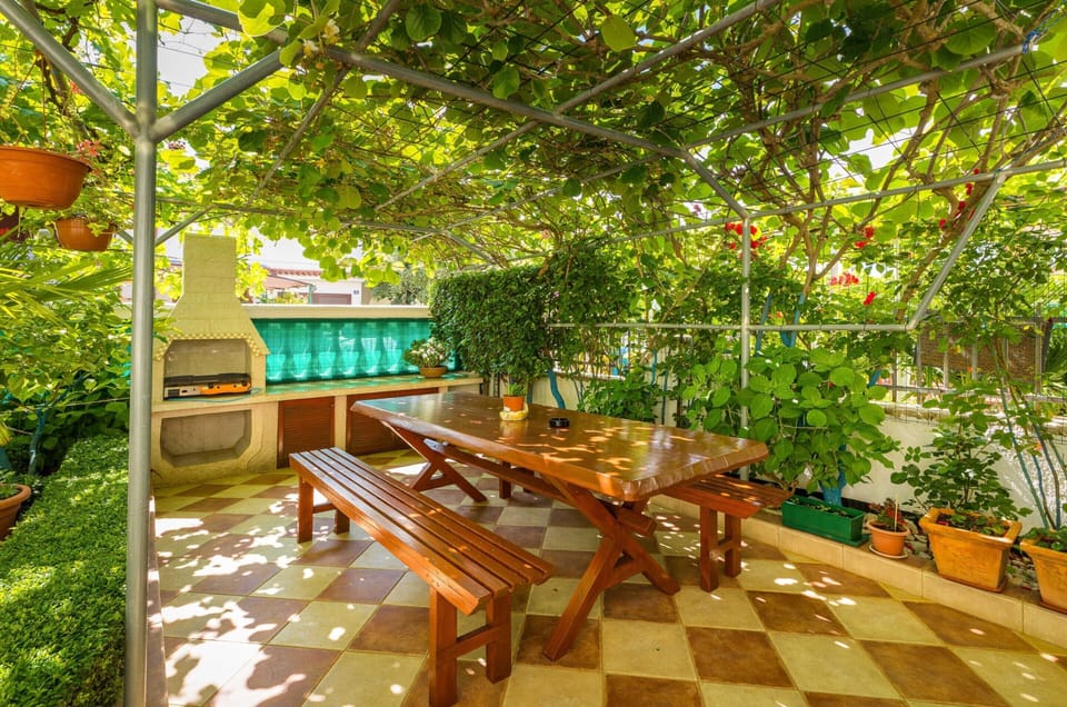 Apartment | Garden