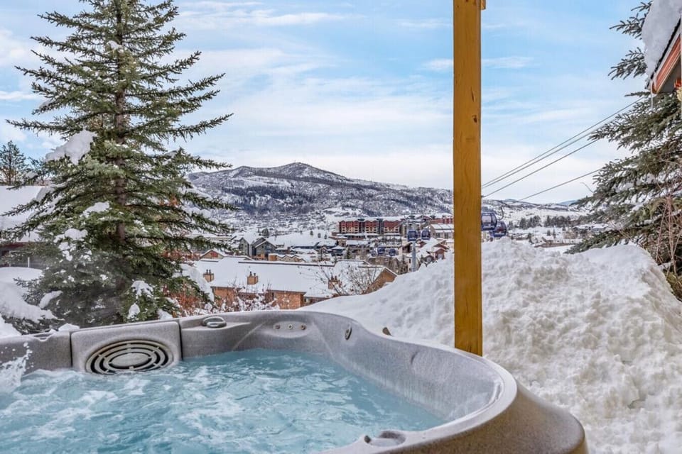 Just outside the apartment is a hot tub overlooking the mountain. Please note that if there are guests in the main house, this is a shared resource.