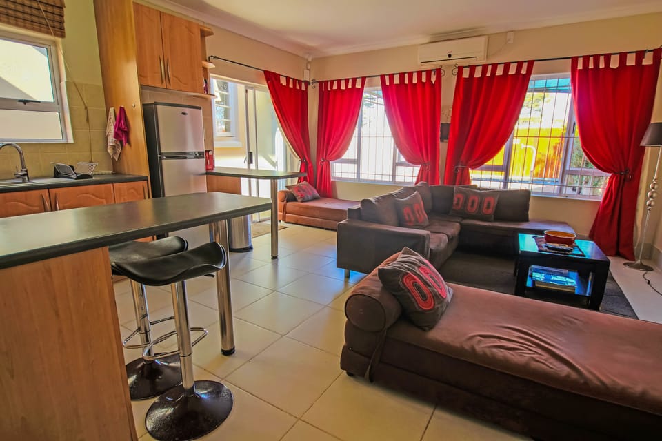 Family Room, Kitchen | Living area | TV