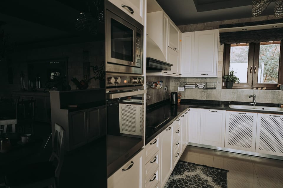 House | 4 bedrooms, desk