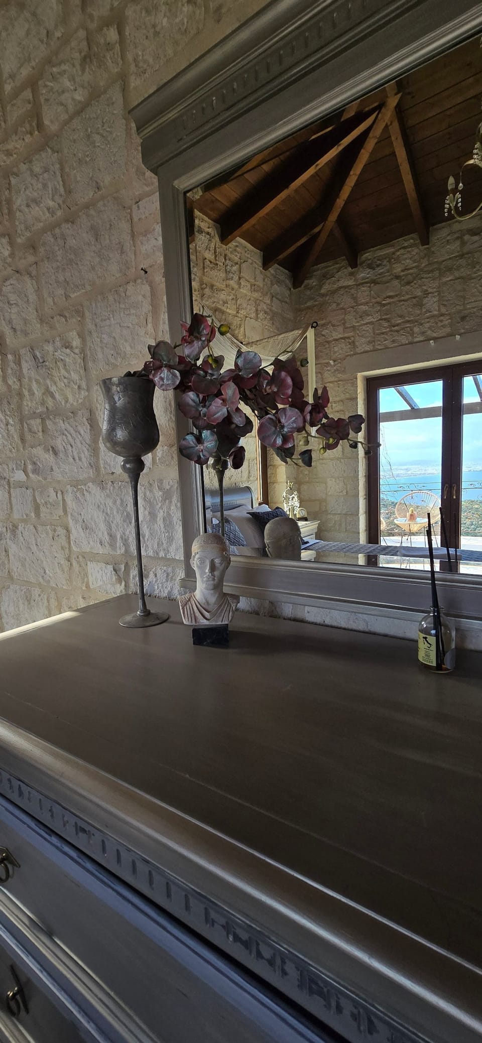 House | 4 bedrooms, desk