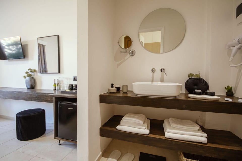 In-room safe, desk, soundproofing, WiFi (free)