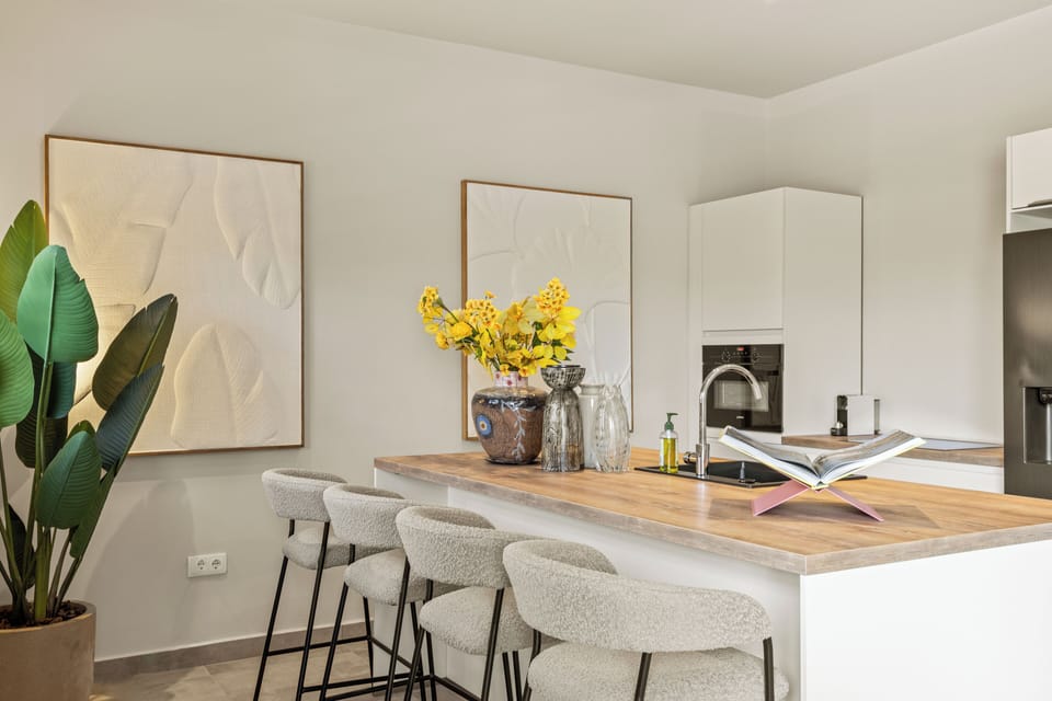 Luxury Apartment, 2 Bedrooms | Private kitchen