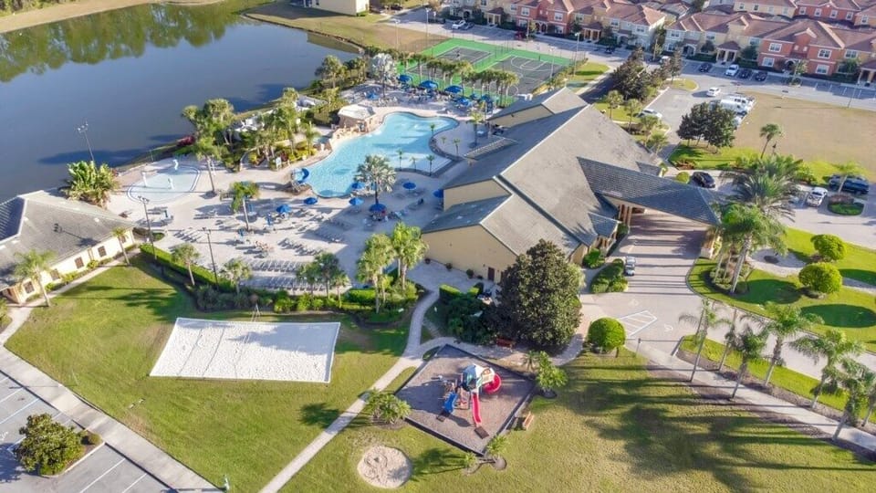 PP RESORT (01).jpg