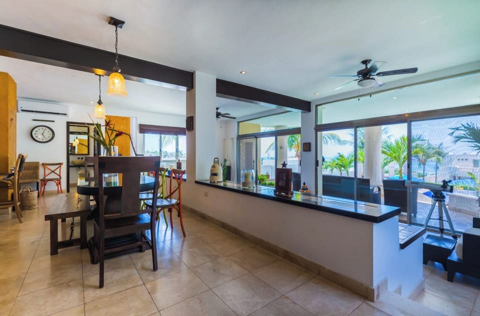 Main Villa - Dining