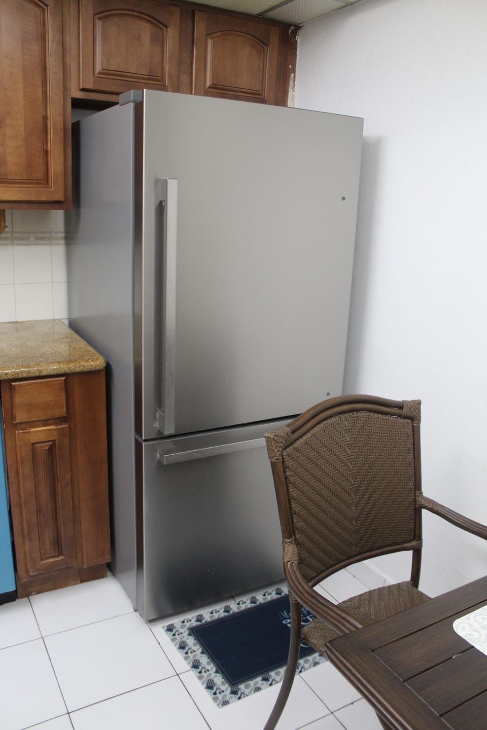 - Microwave, Dishwasher, Oven, and Refrigerator, Toaster and Electric kettle