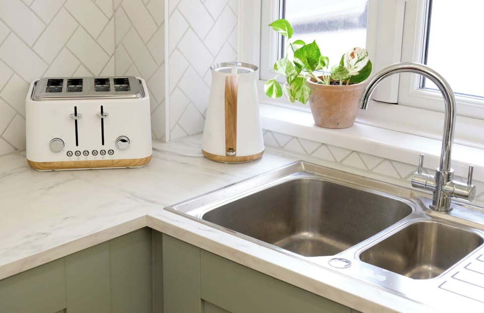 Electric kettle, toaster