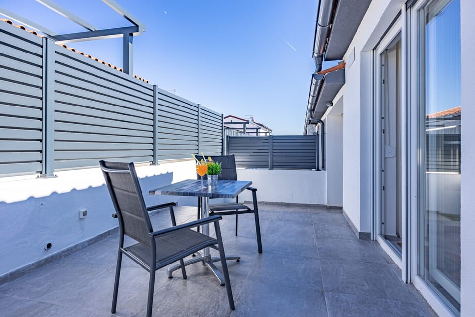 Apartment | Outdoor dining