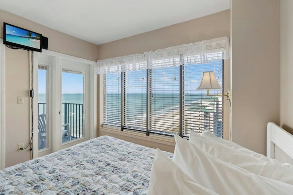 Imagine waking up to this view every morning while on vacation!