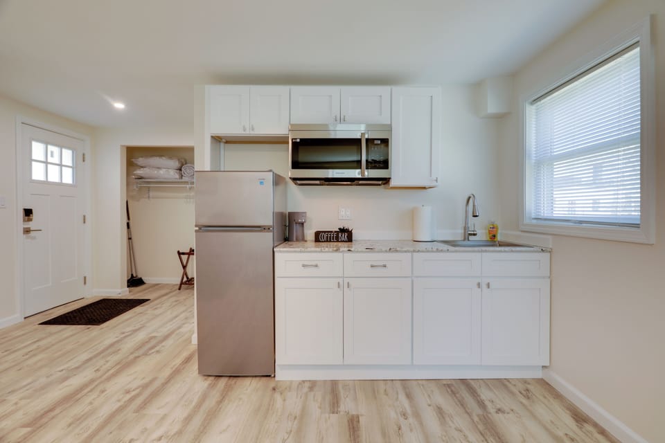 Kitchenette | Single-Story Apartment | Central Heating & A/C