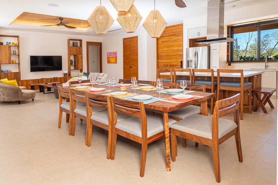 Indoor dining for ten