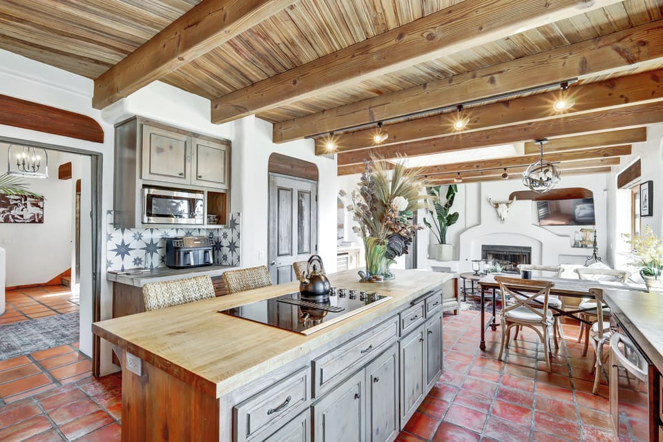 Luxury House, Multiple Beds, Pets Allowed, Valley View | Private kitchen