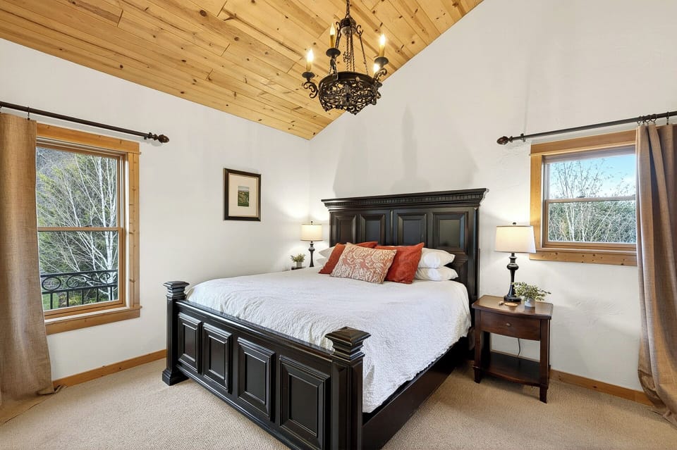 Premier Double Room, Mountain View | Down comforters, pillowtop beds, minibar, individually decorated