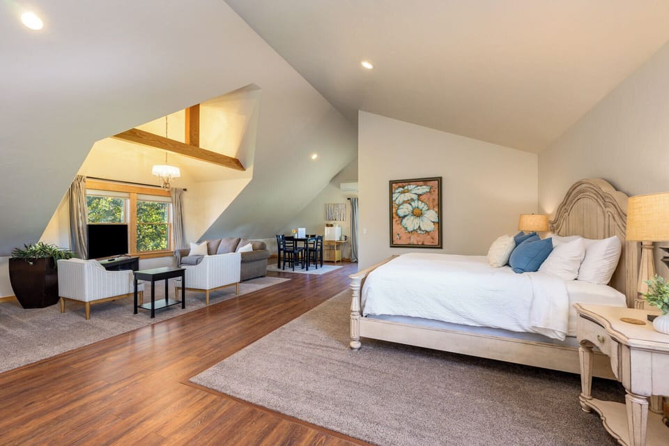 Premier Double Room, Vineyard View | Down comforters, pillowtop beds, minibar, individually decorated