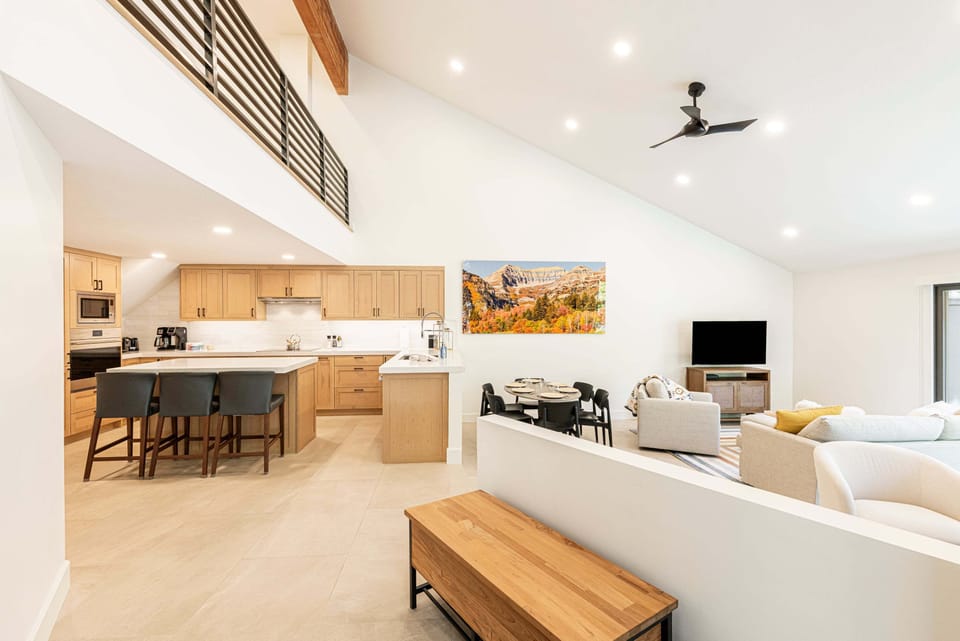 Mountain modern decor