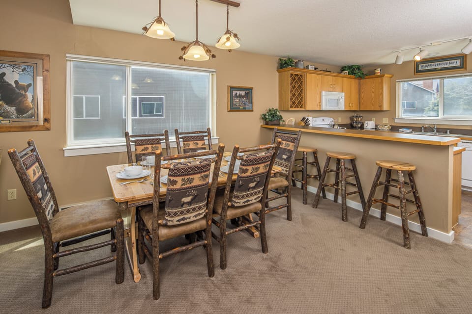 Dinner Room Table Seating for Six People | Main Level