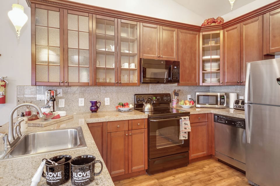 Fully Equipped Kitchen | Main Level