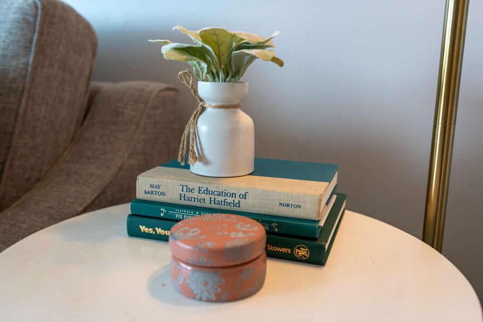 Elegant décor details creating a sophisticated atmosphere for your stay 🎨