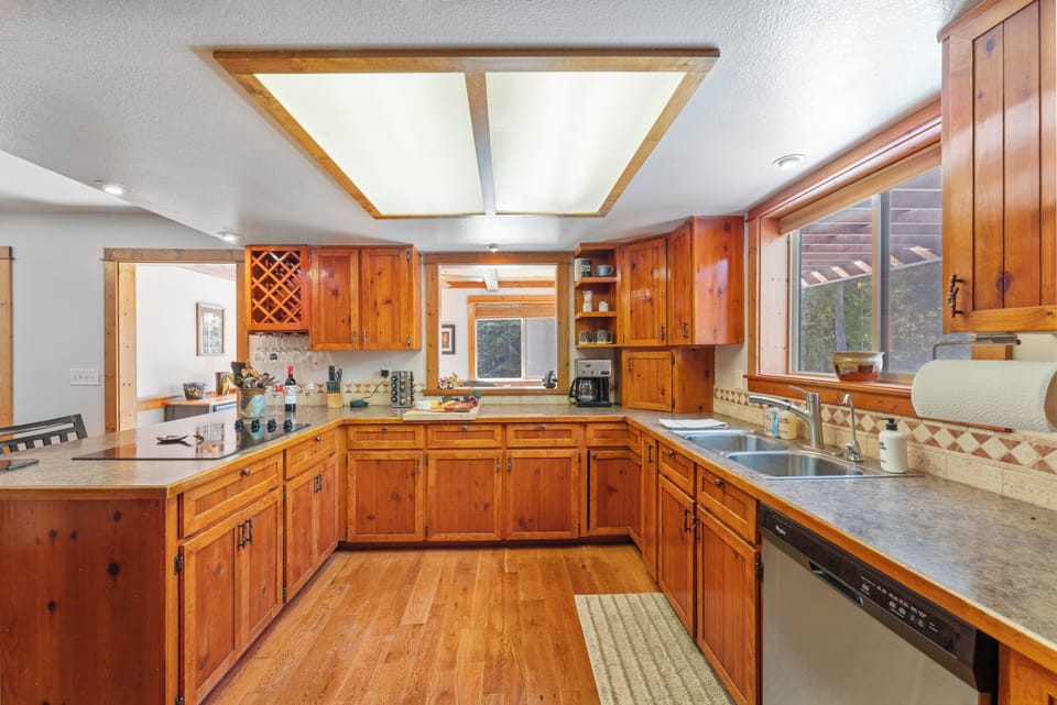 Fully equipped kitchen with fully stocked with everything needed to prep a full meal