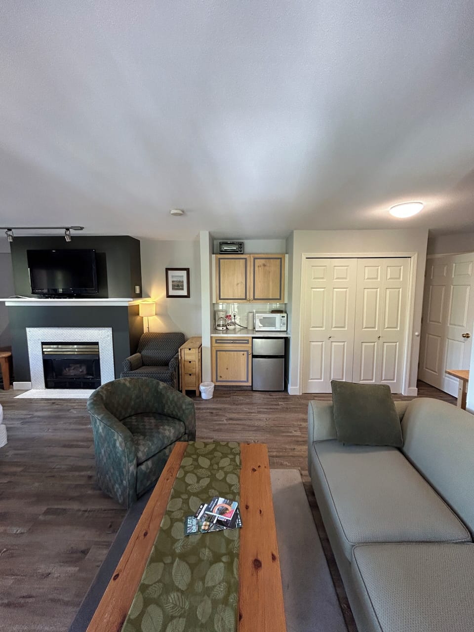 208B kitchenette + Fireplace