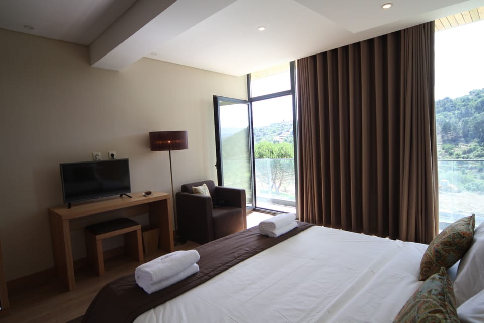Blackout drapes, soundproofing, free WiFi, bed sheets