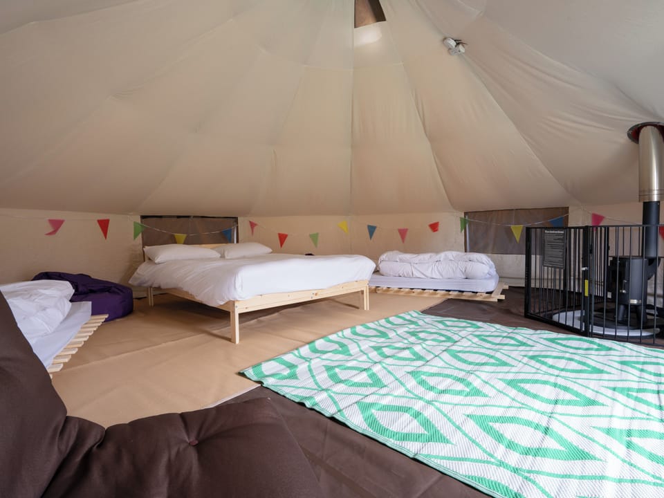 Tent | Bed sheets