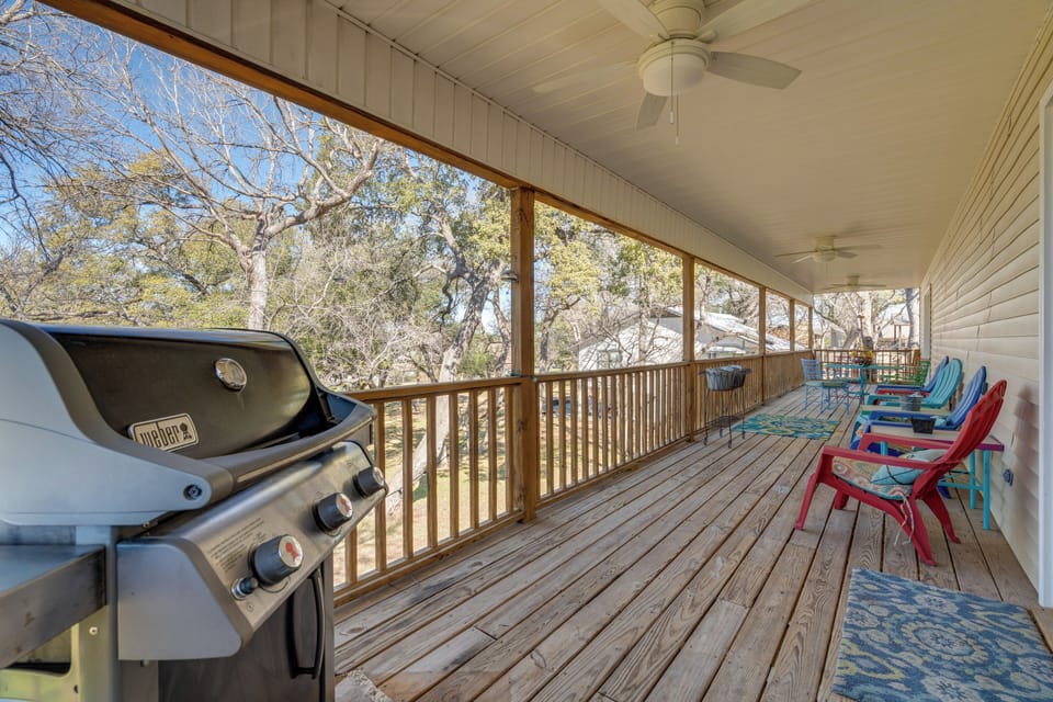 Upper Deck | Gas Grill