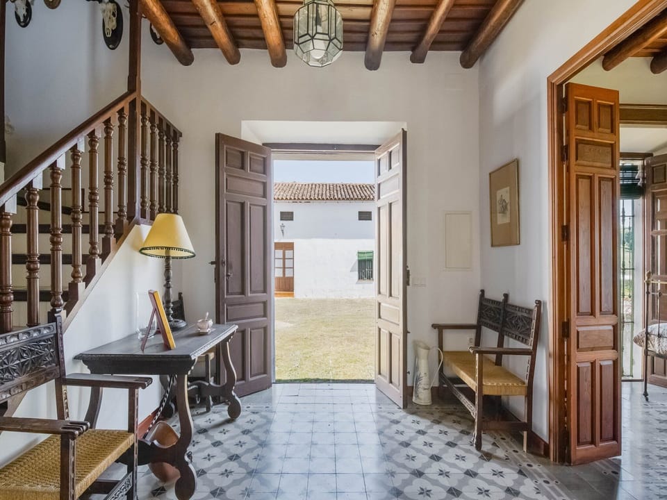 Entrance / Reception
