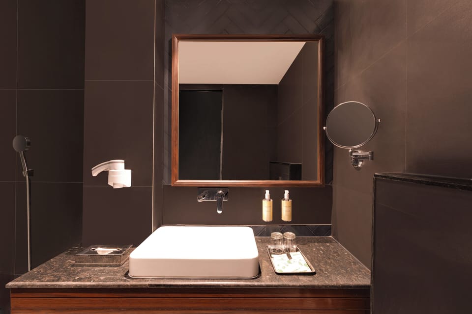 Superior Double Room | Bathroom | Shower