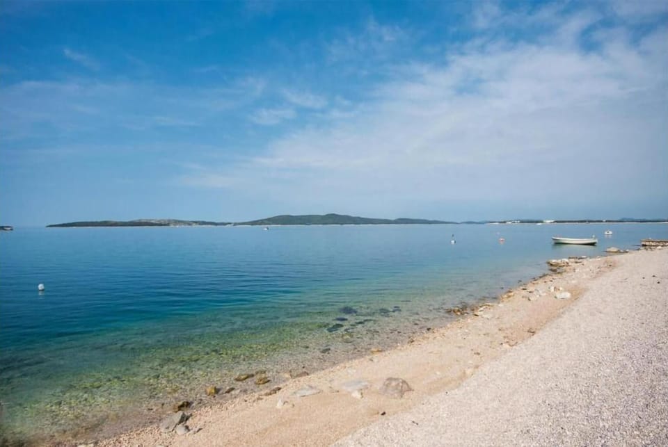 Surroundings [summer] (1-5 km)